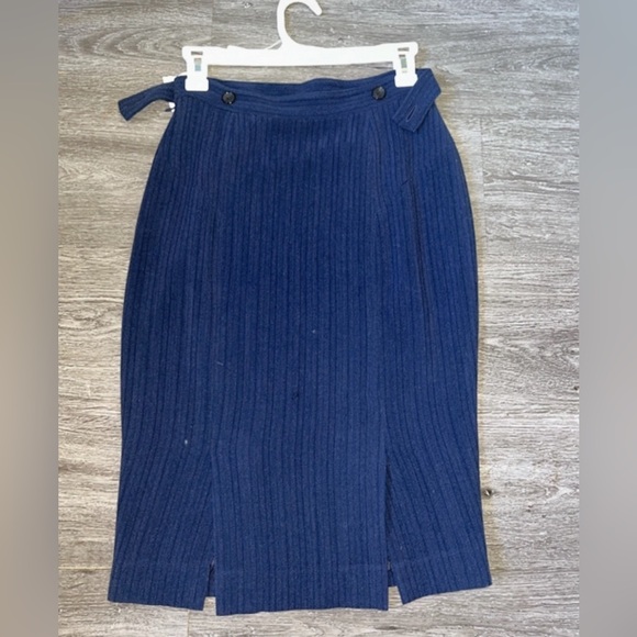 Mid Length Pencil skirt - Picture 4 of 6